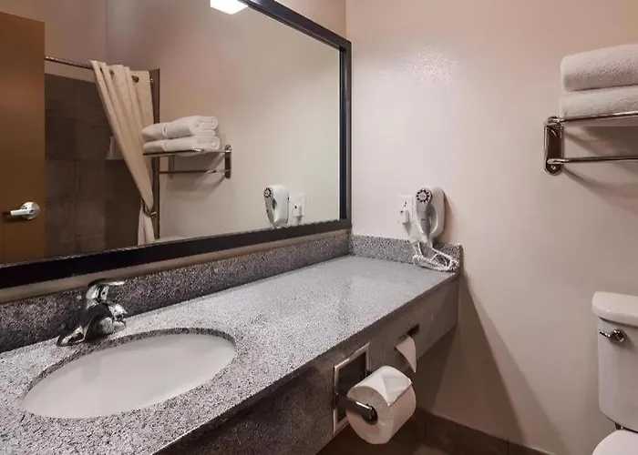 Western Tolleson Hotel